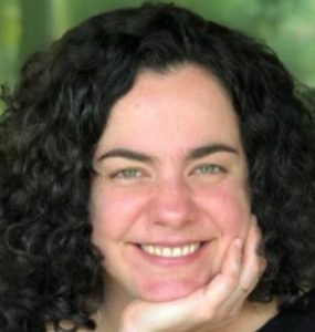 branca-nunes-diretora-de-redacao-da-revista-oeste-990x556