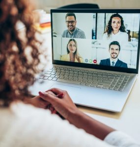 Com apoio do Facebook, Abraji lança curso gratuito de jornalismo local