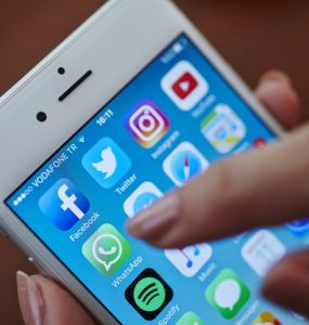 Imprensa brasileira usa WhatsApp de forma limitada e perde oportunidade de gerar receita - whatsdependência
