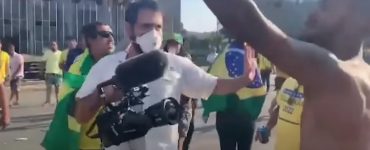 Resultados das manifestações para a imprensa: equipes hostilizadas e agredidas