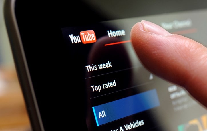 Contra a desinformação, checadores de fatos mandam carta à CEO do YouTube