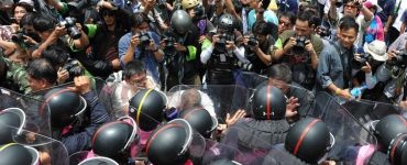 Por que jornalistas têm sido vítimas ao cobrir protestos