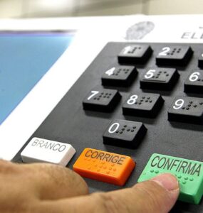 Manual gratuito orienta jovens sobre eleições municipais