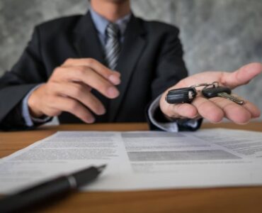 ABRADEB alerta sobre venda casada ao financiar um veículo
