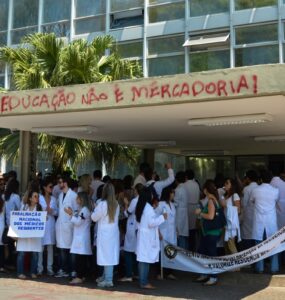 Procuram-se profissionais para residências médicas no Brasil