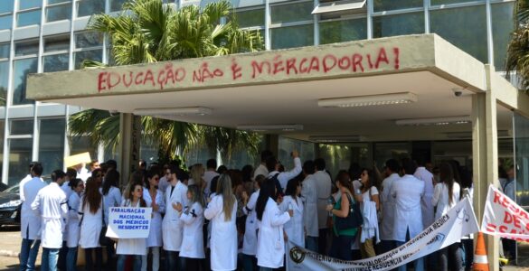 Procuram-se profissionais para residências médicas no Brasil