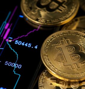 Especialistas explicam como prevenir golpes em investimentos