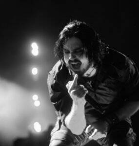 Guilherme de Sá lança novo trabalho e faz show em São Paulo
