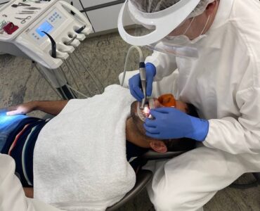 Cuidados necessários para manter um sorriso jovem