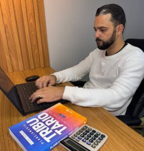 Estudo diz que 95% das empresas pagam impostos a mais