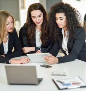 Advocacia brasileira é majoritariamente feminina, diz estudo