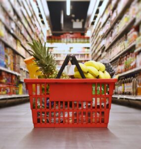 Mais brasileiros estão parcelando compras de supermercado