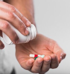 Médico alerta para banalização no uso de antibióticos