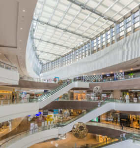 Com foco em serviços, shoppings projetam alta para 2025