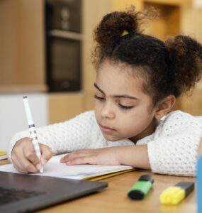 Programa promove inclusão digital na educação brasileira