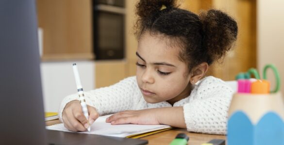 Programa promove inclusão digital na educação brasileira