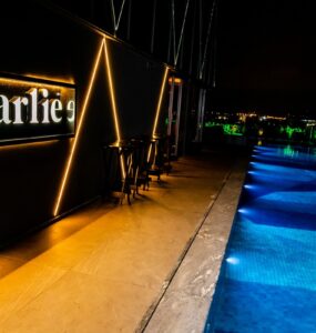 Charlie é finalista em duas categorias no Prêmio GRI Awards