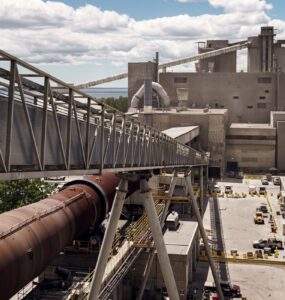 Por 'net zero', cimenteira Lafarge Canada investe em automação