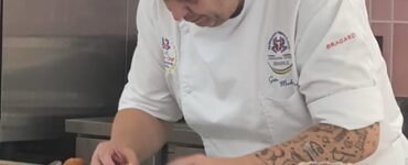 Chef Guto Medeiros apresenta a “Mandioca de Rolo” no Mesa São Paulo 2024