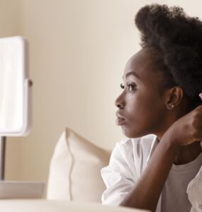 Mulheres negras vêm impactando o mercado de beleza atual
