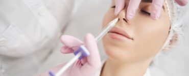 Verão: médica alerta sobre riscos da aplicação de PMMA