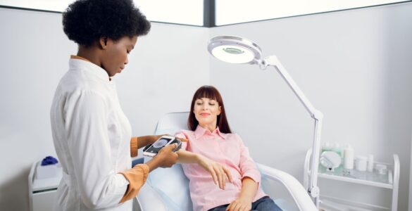 Cuidados com a pele ajudam a identificar sinais de câncer