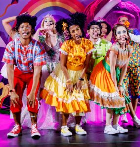 Elenco premiado se apresenta em musical gratuito de natal