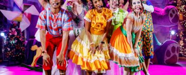 Elenco premiado se apresenta em musical gratuito de natal
