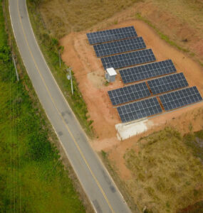 Energia solar movimenta R$ 200bi e segue em expansão em 2025