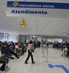 Fila de espera no INSS aumenta 33% e expõe desafios no previdenciário