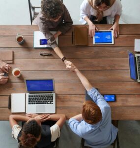 Oportunidades de renda crescem na internet em 2025