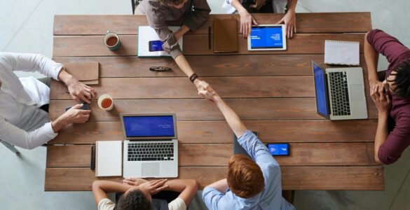 Oportunidades de renda crescem na internet em 2025