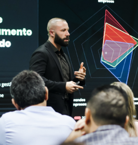 Consultoria empresarial reduz custos e impulsiona resultados