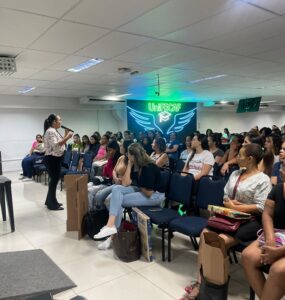 UniFECAF firma parceria com empresas e forma novos talentos