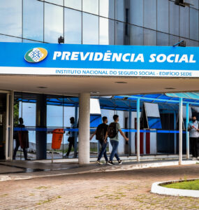 Benefícios do INSS têm reajuste de 4,77% em 2025