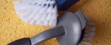 Manutenção preventiva com escovas ameniza desgaste em equipamentos pesados