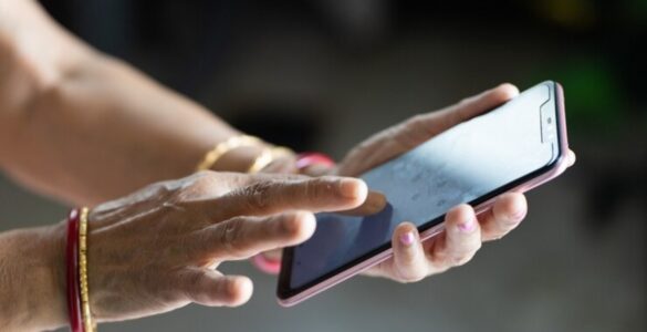 Celular seminovo requer procedimentos de segurança contra riscos cibernéticos