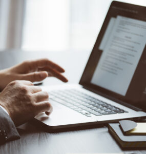 LinkedIn é o meio mais utilizado na busca por uma nova vaga