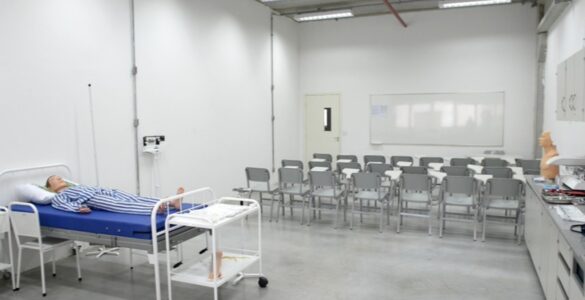 UniFECAF amplia laboratórios e investe em empregabilidade