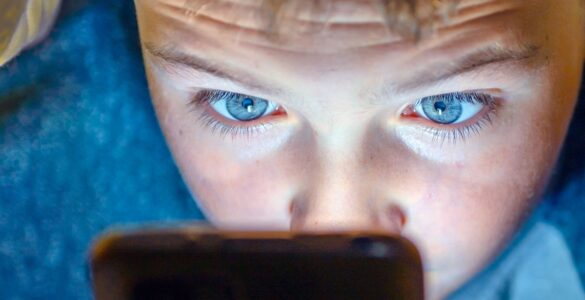 Excesso de tela pode prejudicar o desenvolvimento estudantil