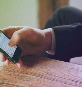 Empresas podem monitorar WhatsApps corporativos