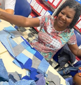 Uniformes usados ganham novo uso com a economia circular