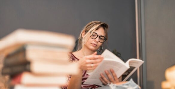 Busca por livros físicos cresce mesmo com avanços digitais