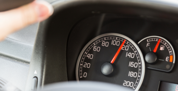 Excesso de velocidade traz riscos e consequências para CNH