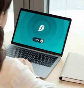 Pequenas e médias empresas enfrentam riscos de cibersegurança e privacidade
