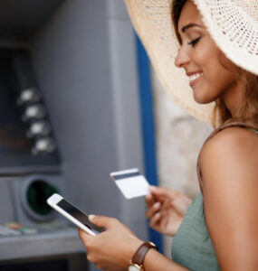 Banco24Horas compacto disponibiliza recargas de celular e TV