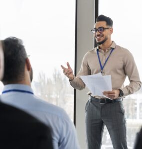Sintelmark promove palestra exclusiva para homens sobre respeito e equidade