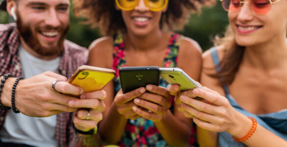Carnaval demanda atenção redobrada ao furto de celulares