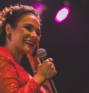 Ítala dos Anjos lidera evento de finanças para mulheres