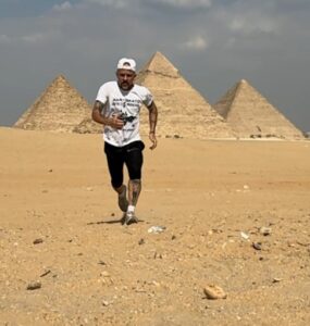 Ultramaratonista inicia segunda volta ao mundo em 30 países